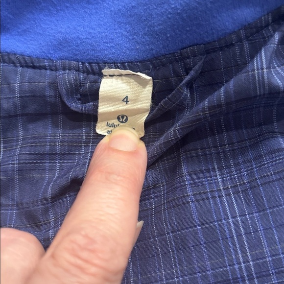 Lululemon “Ahead of the Curve” Ruffle Plaid Jacket Sz 4 Metal Logo Zippers - Picture 7 of 9